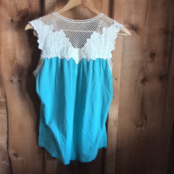 Women’s tshirt - Picture 4 of 5